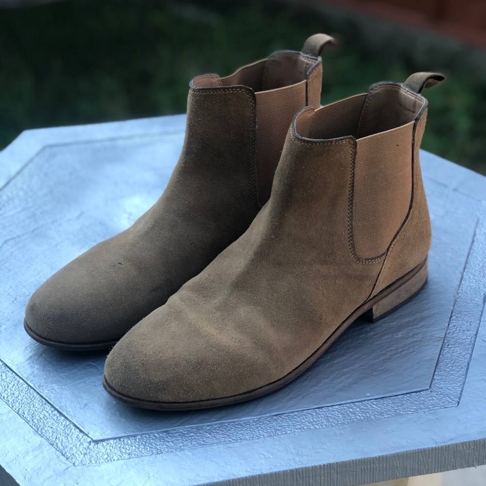 Urban Outfitters Chelsea boot